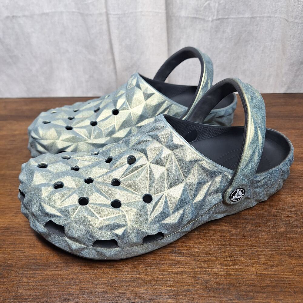 Crocs Classic Iridescent Geometric Clogs green metallic mens 10 Womens 12 unisex